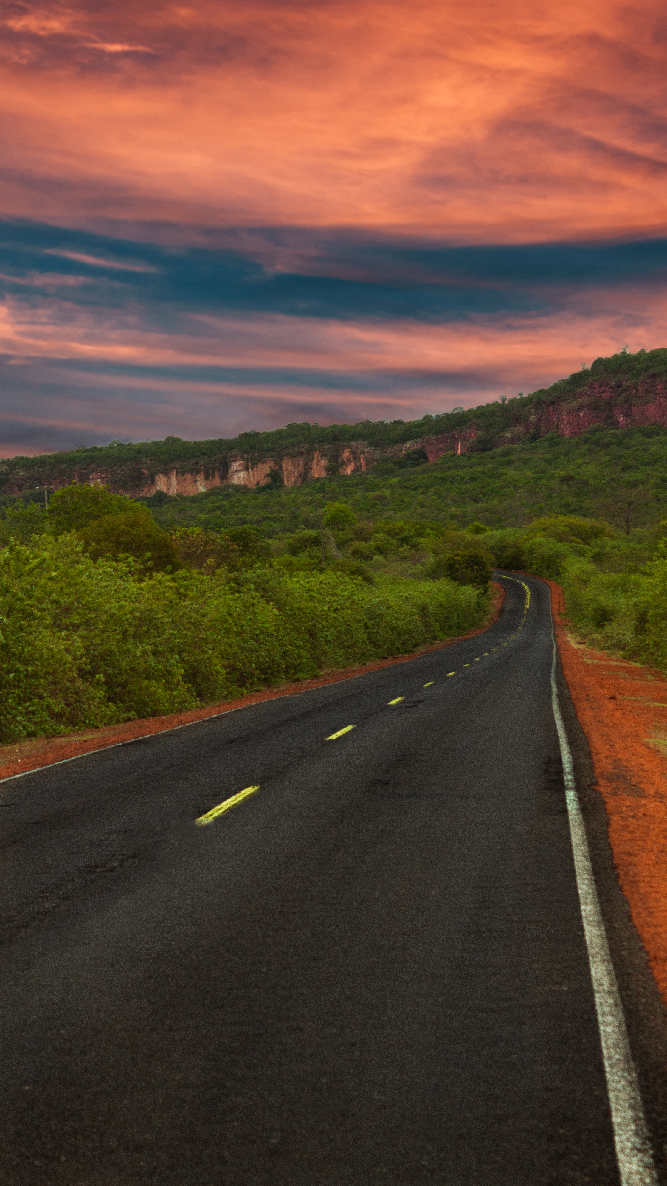 Descrição da Foto 5: Foto de evento corporativo, palestrante no palco