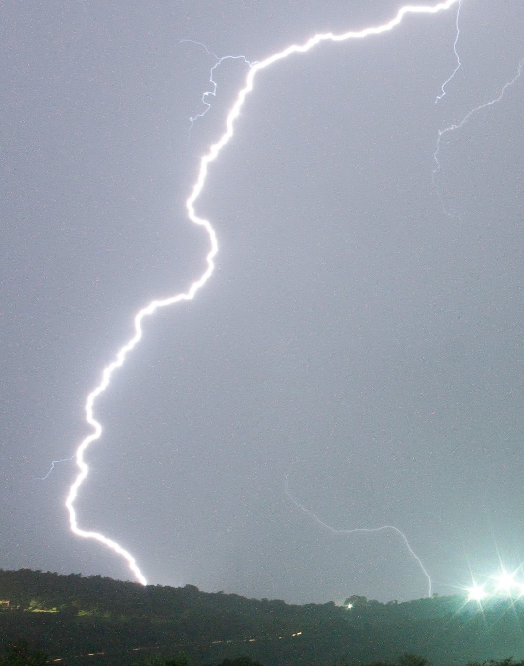 Descrição da Foto 3: Paisagem de montanhas cobertas de neve